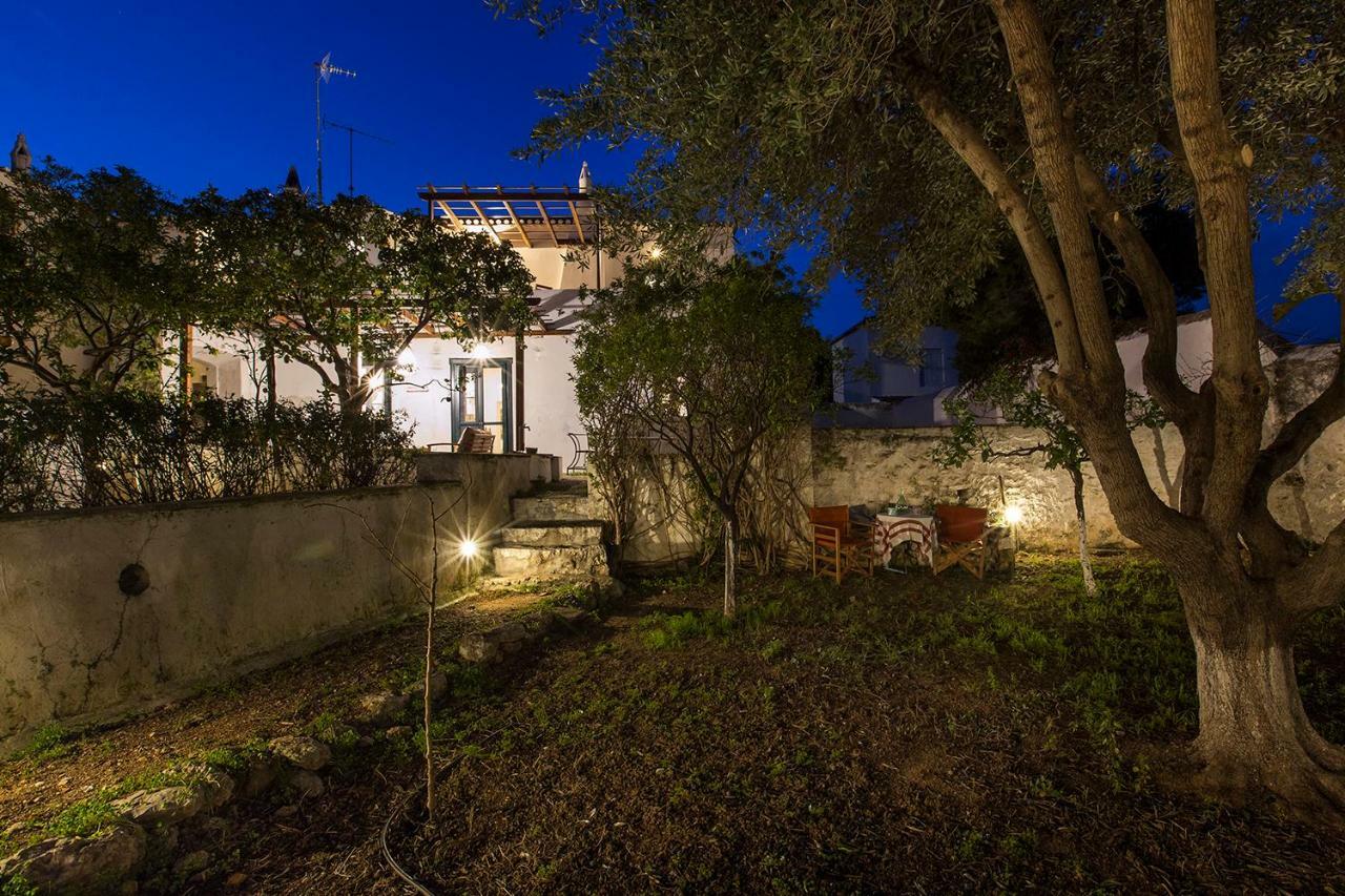 Gasthaus Two Olive Trees Spétses Exterior foto